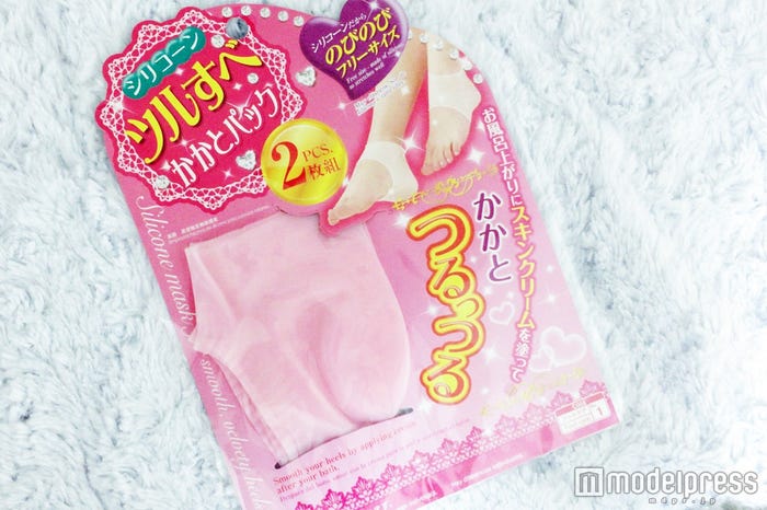そんな足でサンダル履くつもり 話題の100均アイテムでスベスベかかとに変身 モデルプレス そんな足でサンダル履くつもり 話題の100均アイテムでスベスベかかとに変身 モデルプレス
