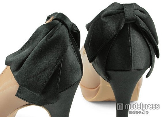 バックリボンがポイント　「BE MILANO」12cmヒールバックリボンパンプス5,972円（税込）