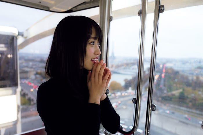 菅井友香/新カット(C)菅井友香1st写真集『フィアンセ』(撮影:LUCKMAN/講談社)