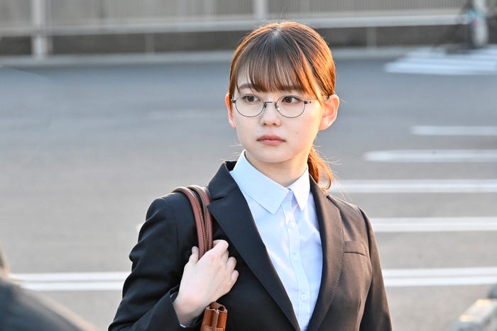 山田杏奈『ゼイチョー ~「払えない」にはワケがある~』第7話より(C)日本テレビ