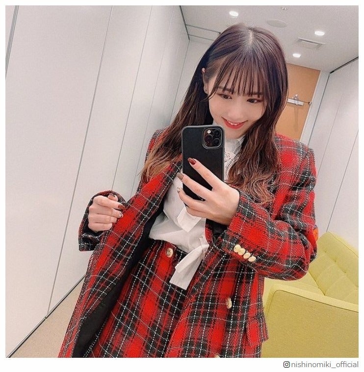 西野未姫、“AKB48風”衣装姿披露「まだまだいける」