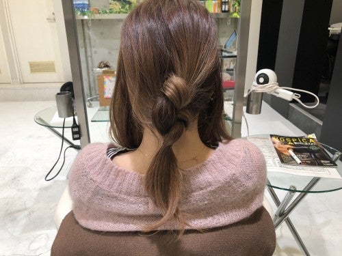 結んだところを少しだけほぐす