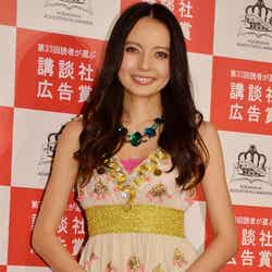 「ベストキャラクター賞」を受賞したベッキー