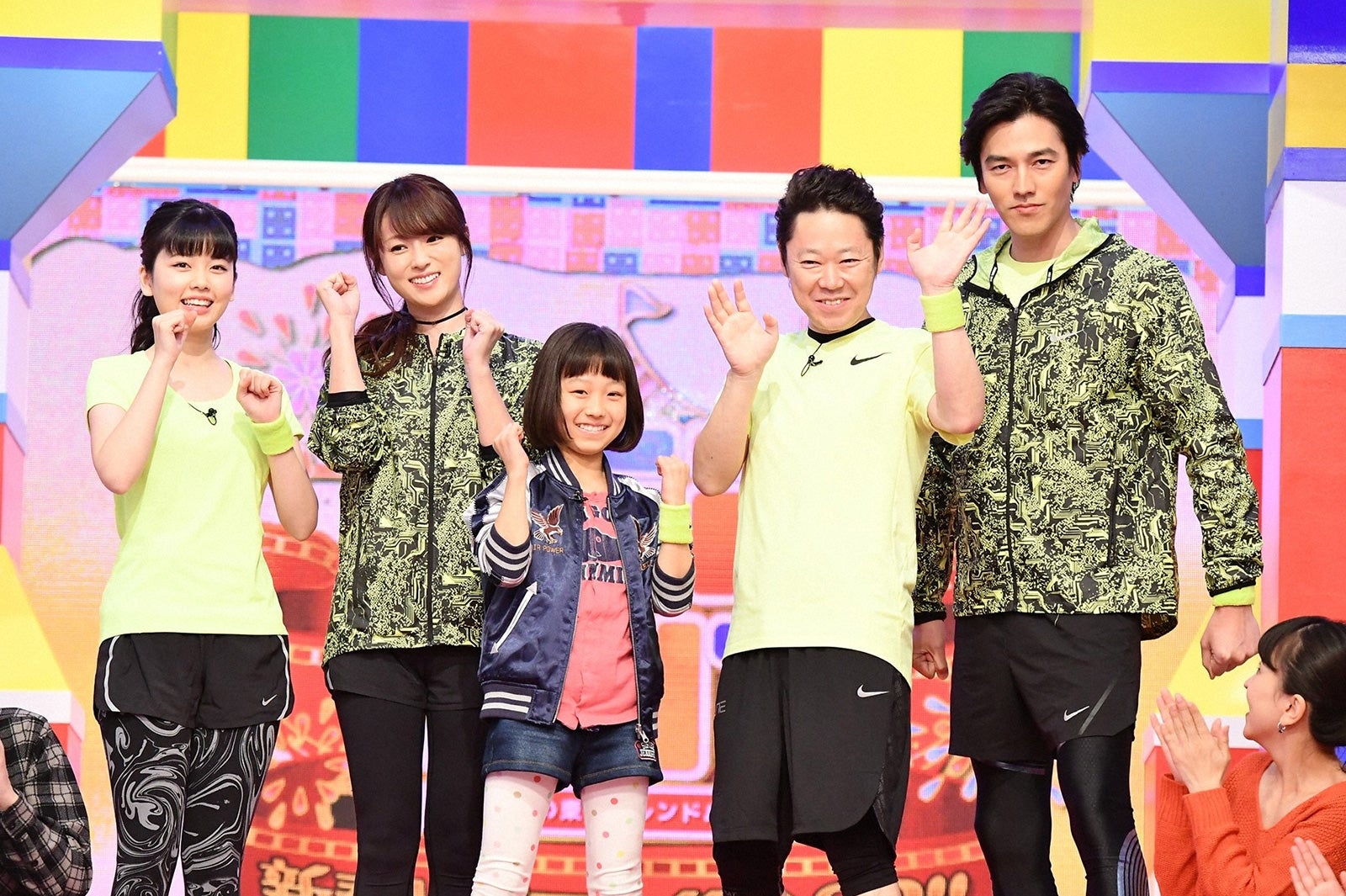 「下剋上受験」（左から）小芝風花、深田恭子、山田美紅羽、阿部サダヲ、要潤 （C）TBS