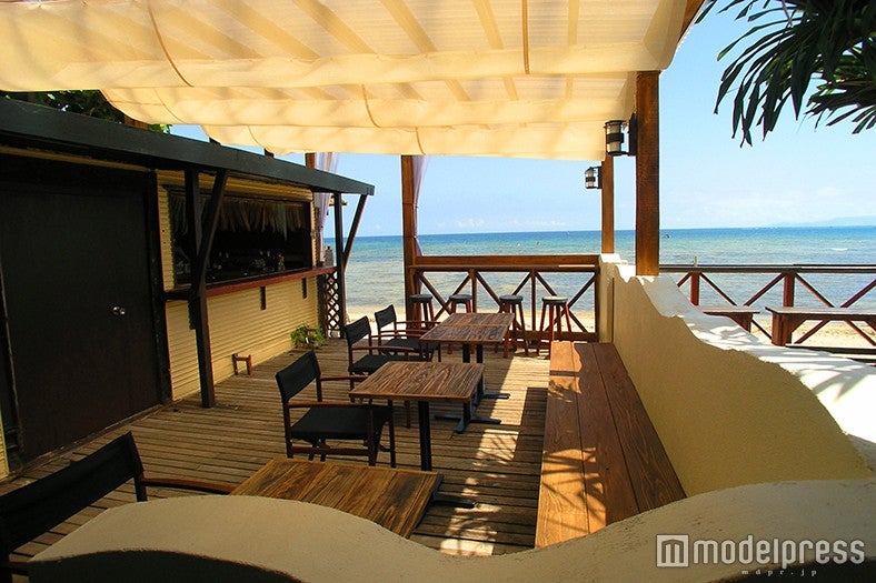 テラス席／画像提供：浜辺のTipiCafe