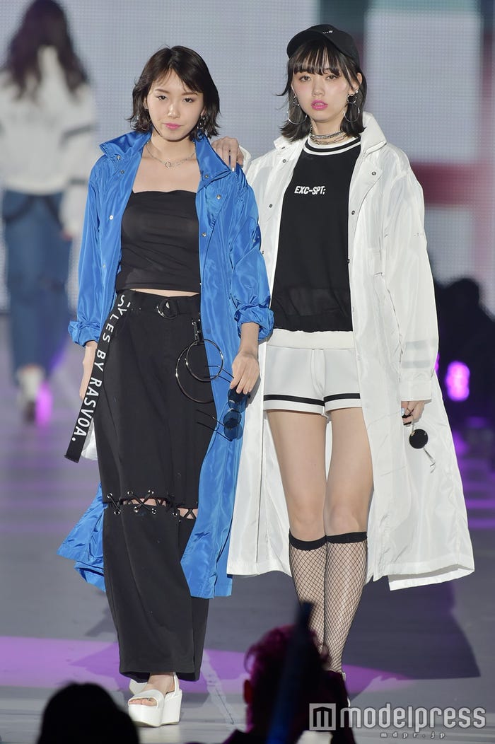 飯豊まりえ&江野沢愛美 (C)モデルプレス