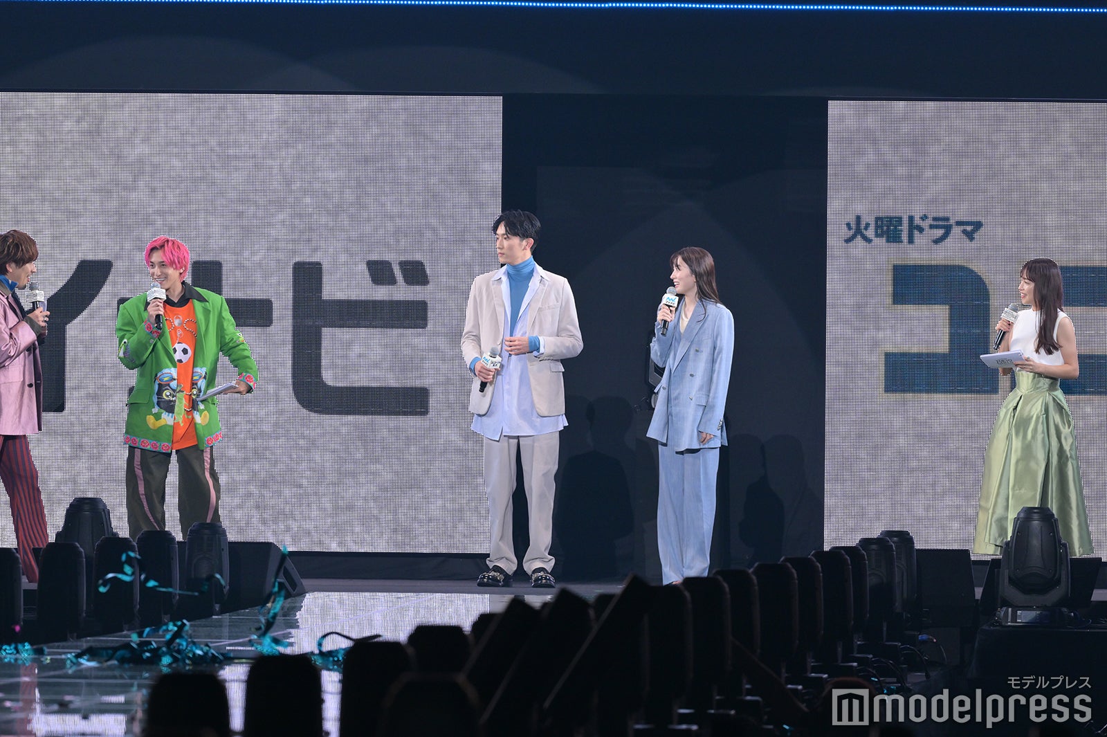 「ユニコーンに乗って」コラボステージの様子（C）モデルプレス