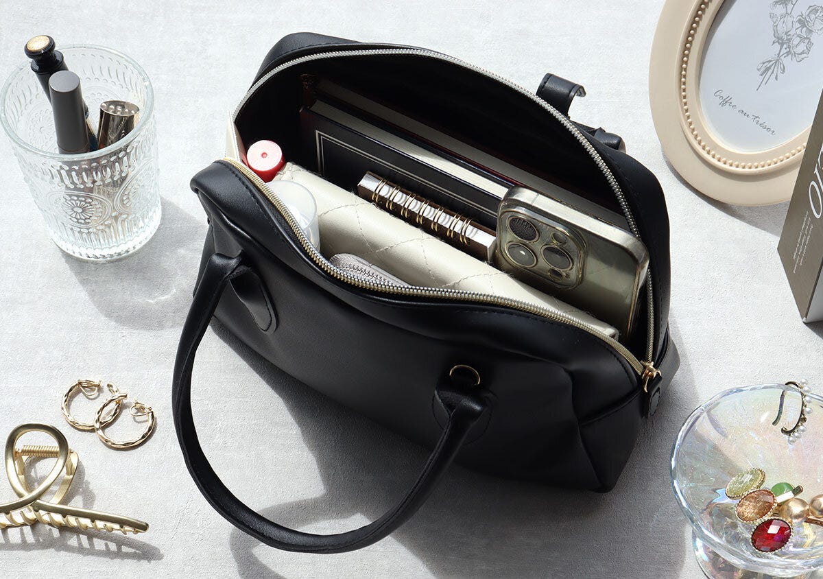 宝島社ムック付録のánuans（アニュアンス）レザー調ボストンショルダーバッグ9