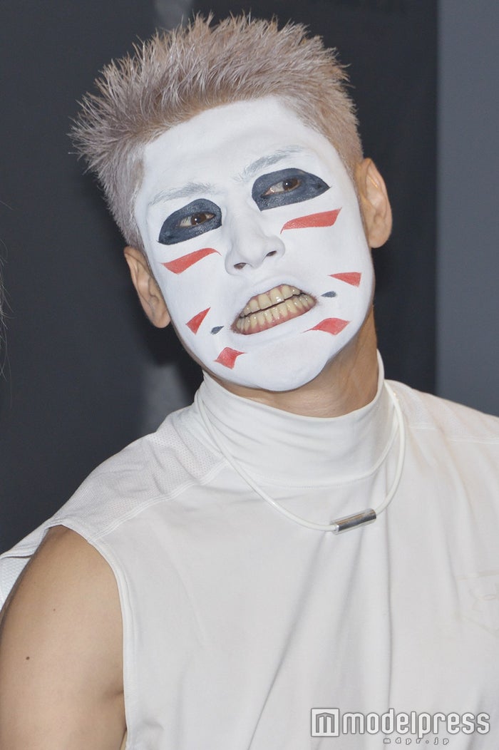 ゴールデンボンバー樽美酒研二、“白塗りなし”セット前の天パ披露「ギャップすごい」「レアな姿見れた」の声