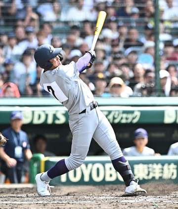 甲子園騒然！花巻東 1死三塁から右翼前方への飛球→相手の守備の隙を突いて好走塁で生還 解説「すごいですよ。なかなかできないプレー」