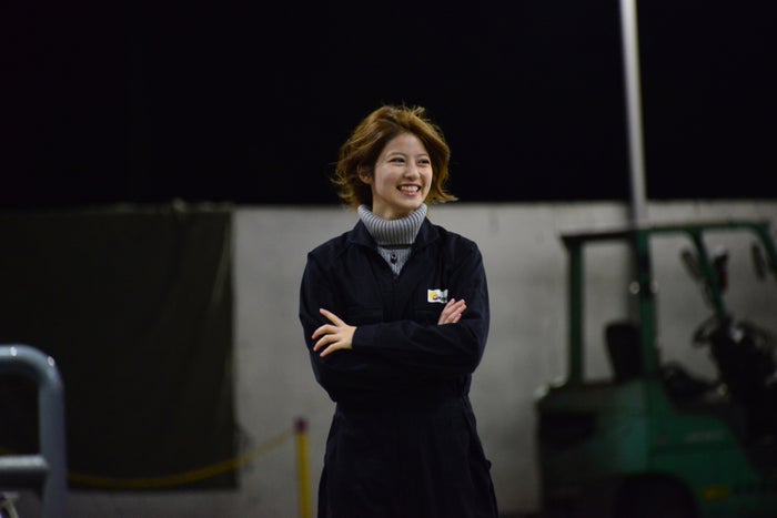 見た目は派手なアキを熱演(提供写真)