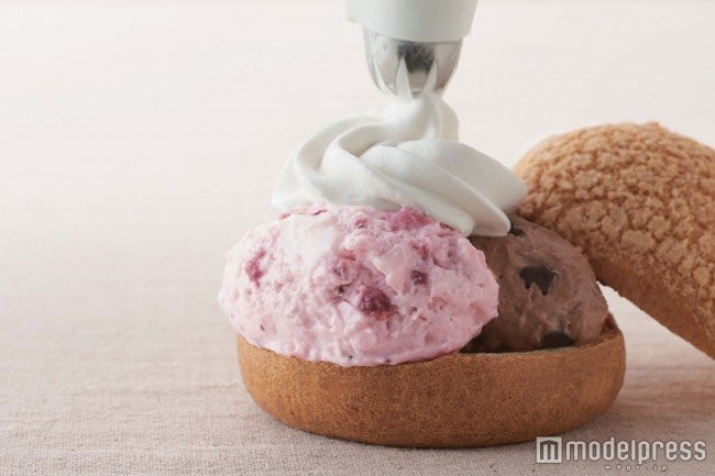 シングルクリーム250円（税別）、ダブルクリーム297円（税別）／画像提供：麦の穂