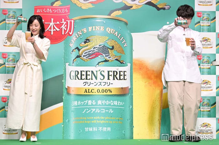 菅野美穂、坂口健太郎(C)モデルプレス
