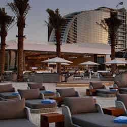 Cove beach／jumeirah-beach-hotel-cove-beach-restaurant-hotel-view-hero／画像提供：ドバイ政府観光・商務局