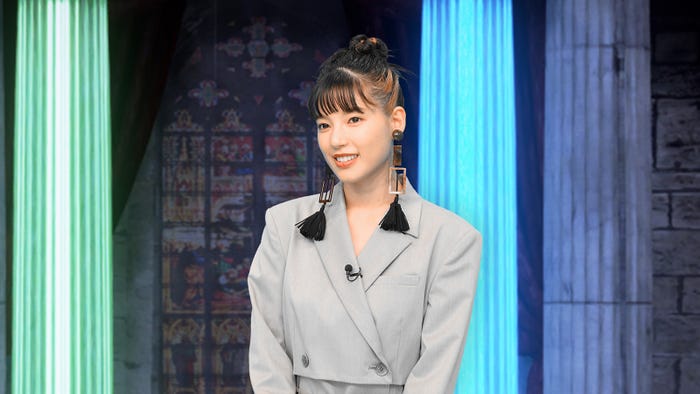 石井杏奈 (C)フジテレビ