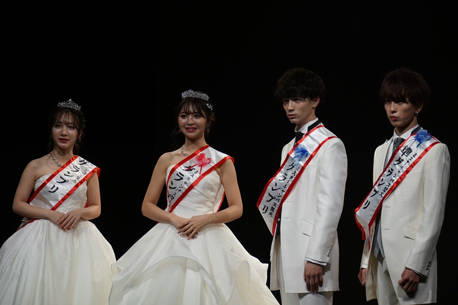 「Mr＆Miss Campus KANDAI 2020」準グランプリ・加藤千絢さん、グランプリ・岸本沙季さん、グランプリ・マトバマテウス学さん、準グランプリ・長崎昴さん（提供写真）