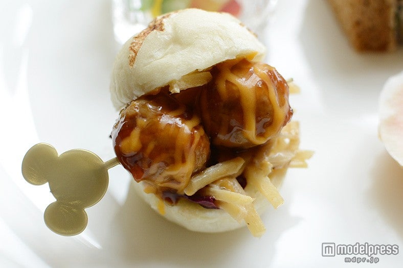 ミートボールとゴボウのサンドウィッチ