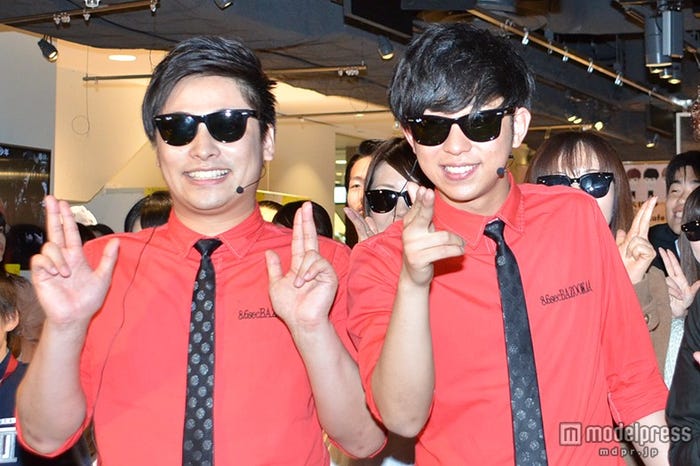 8.6秒バズーカー(左から)はまやねん、田中シングル