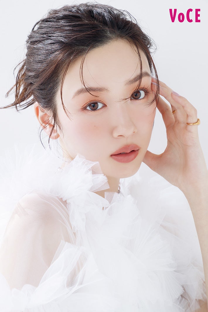 永野芽郁、“今ときめくこと”は？透明感溢れる美肌＆ピュア顔「VOCE」1年ぶり表紙