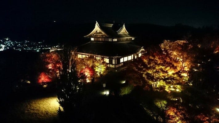 将軍塚の紅葉ライトアップ（2019年11月30日撮影）