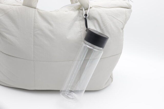 ドリンクボトル（550mL、黒、収納取っ手付）　持ち運び