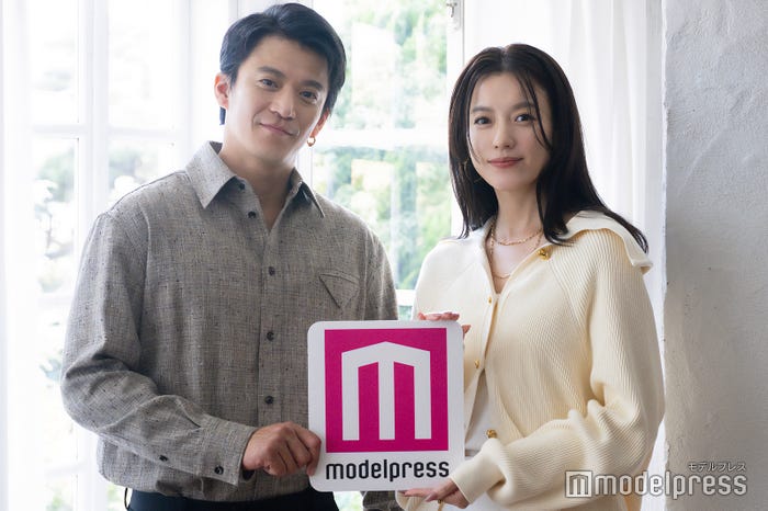 小栗旬、ハン・ヒョジュ(C)モデルプレス