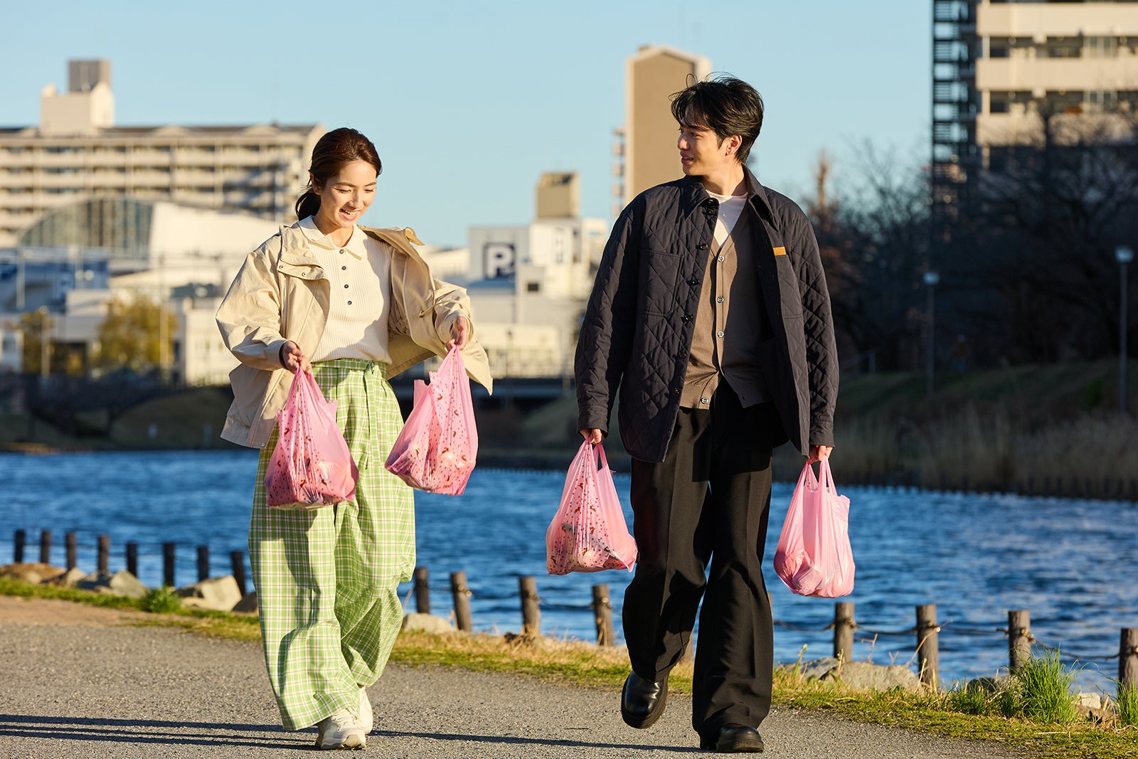 仁村紗和、志尊淳「10回切って倒れない木はない」第1話（C）日本テレビ