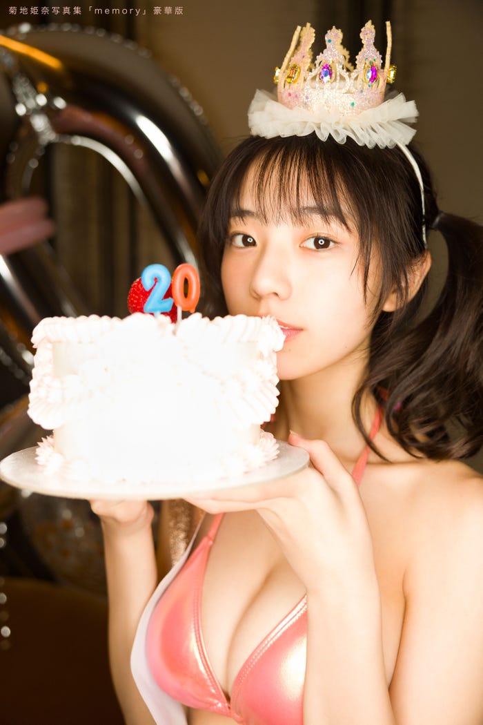菊地姫奈「memory」より(C)Takeo Dec.
