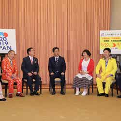 （左から）吉田朱里、池乃めだか、西川きよし、安倍晋三首相、すっちー、吉田裕、佐竹正史 （提供写真）