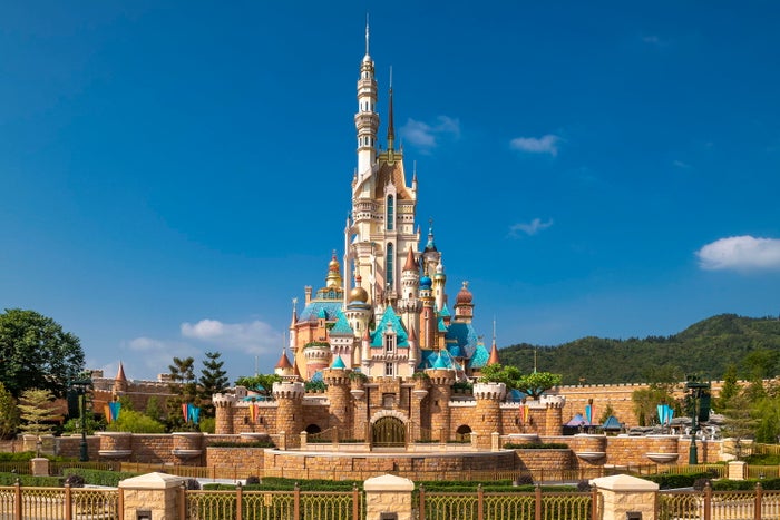 キャッスル・オブ・マジカル・ドリーム／香港ディズニーランド（C）Disney