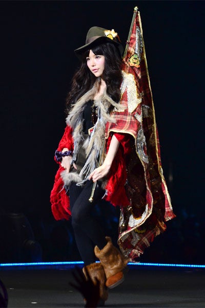 ＜速報＞益若つばさ、「第13回東京ガールズコレクション」ランウェイに登場