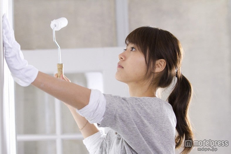 有村架純／新CM「ペンキ塗り」篇メイキングより