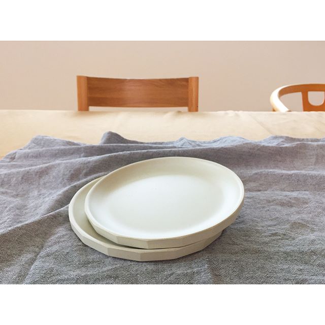 ミニマリストさんの食器事情 おすすめしたい 最低限必要な食器の種類や数をご紹介 モデルプレス ミニマリストさんの食器事情 おすすめしたい 最低限必要な食器の種類や数をご紹介 モデルプレス