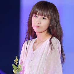 モデルプレス - 欅坂46土生瑞穂、透明感あふれるランウェイで観客圧倒<GirlsAward 2017 S/S>