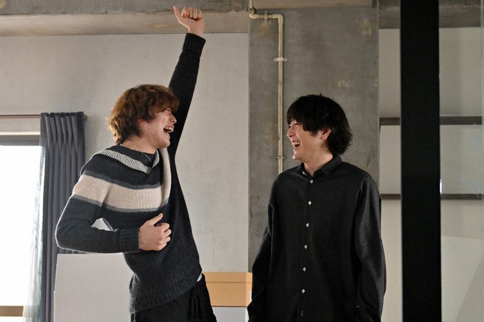 東啓介、間宮祥太朗/「ファイトソング」第5話より(C)TBS