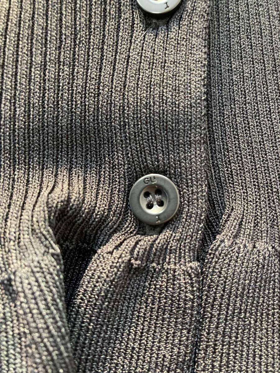 GUのリブフリルカーディガン