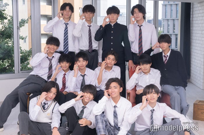 「男子中学生ミスターコン2023」ファイナリスト(上段左から)磯貝悠真さん、宗田悠良さん、内田金吾さん、野平凛音さん(中央左から)長谷川颯汰さん、竹内琉斗さん、鍋遥己さん、竹村壮生さん、豊嶋不動さん、岩瀬琥蒼さん(下段左から)舩越千彰さん、福上颯さん、関凰我さん、清野湊都さん(C)モデルプレス