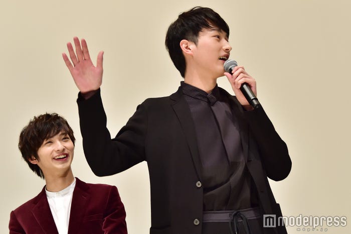 左から:横浜流星、杉野遥亮 (C)モデルプレス