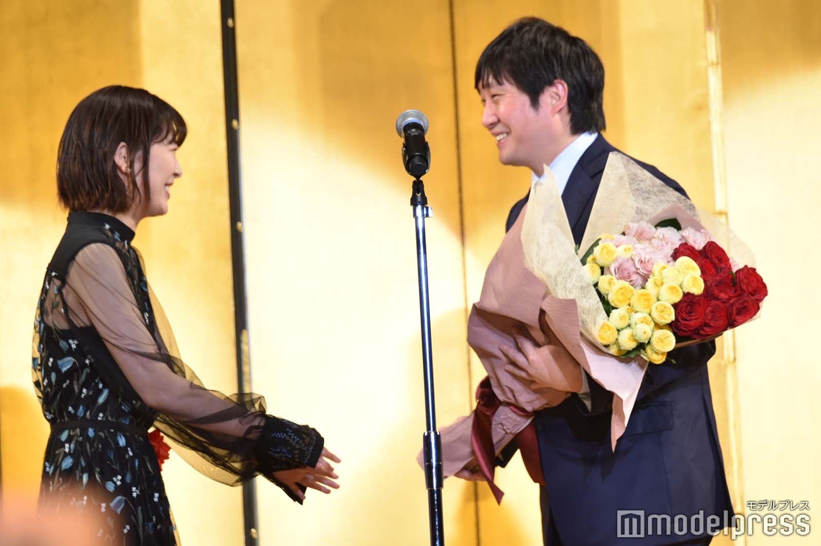 伊藤沙莉、草ケ谷大輔氏 （C）モデルプレス