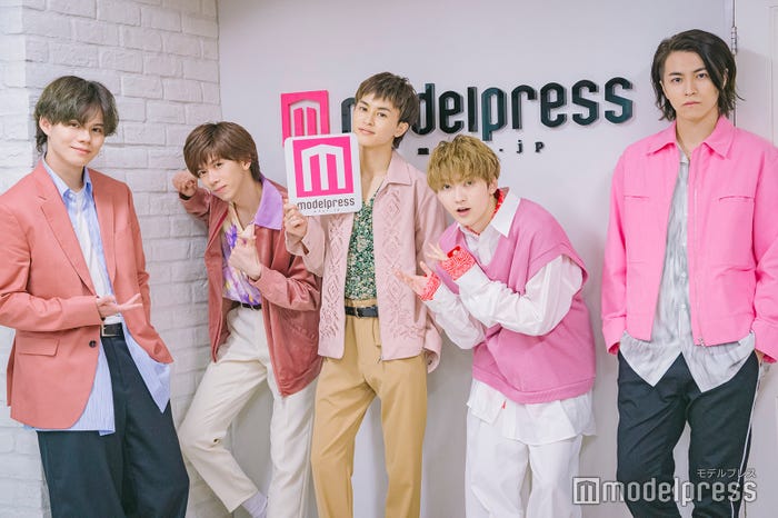 超特急(左から)カイ、リョウガ、タクヤ、ユーキ、タカシ(C)モデルプレス