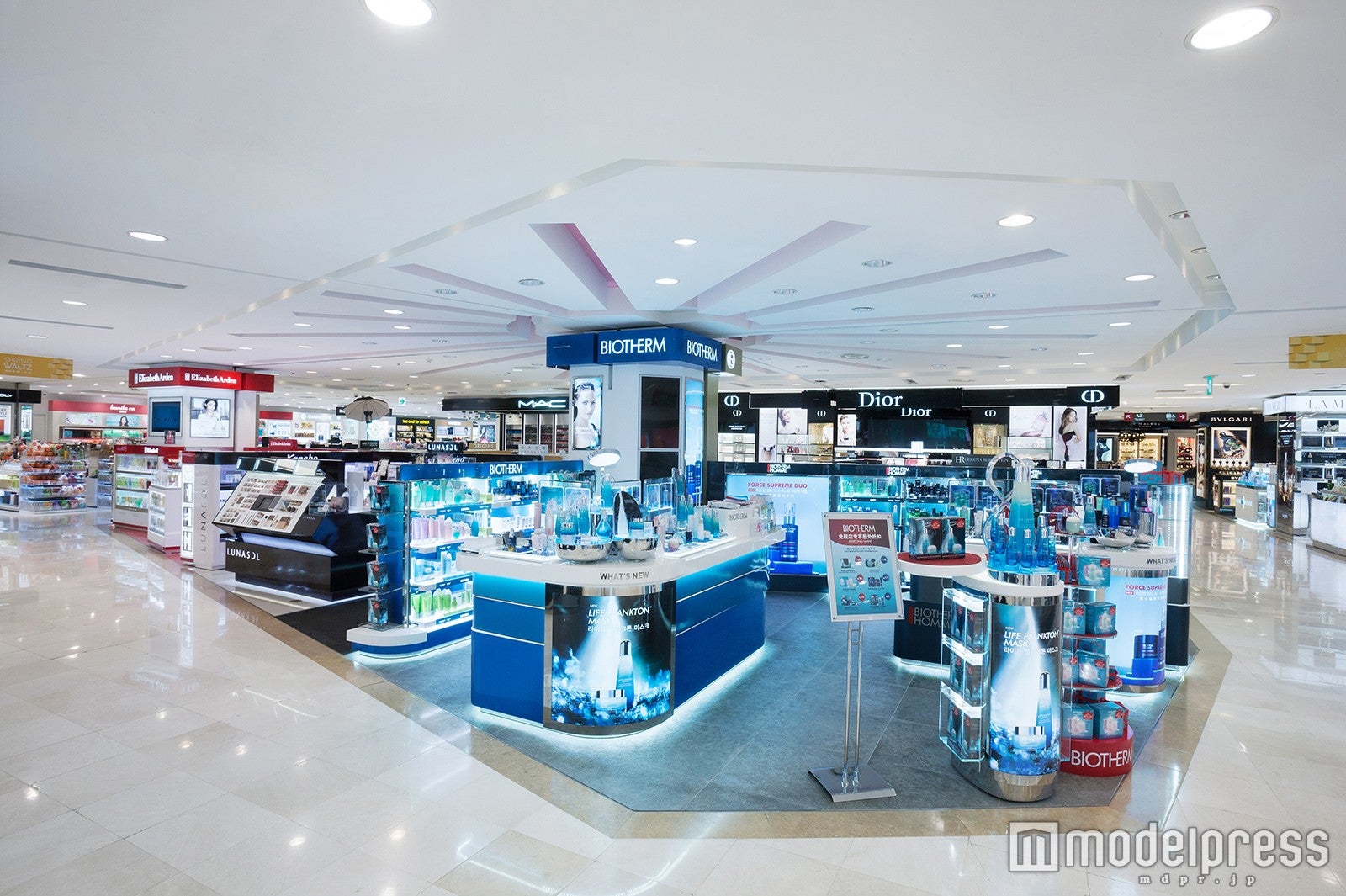 韓国全土に6店舗を展開する「ロッテ免税店」／画像提供：株式会社ホテルロッテ ロッテ免税店
