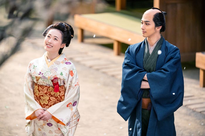 福原遥、横浜流星「べらぼう~蔦重栄華乃夢噺~」第27話(C)NHK
