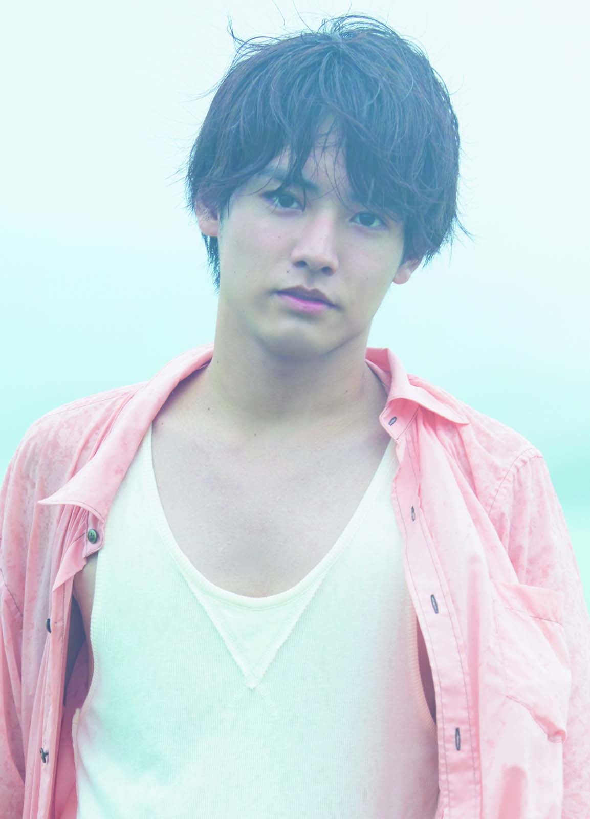 赤楚衛二写真集『A』／撮影：多田 悟／ワニブックス刊