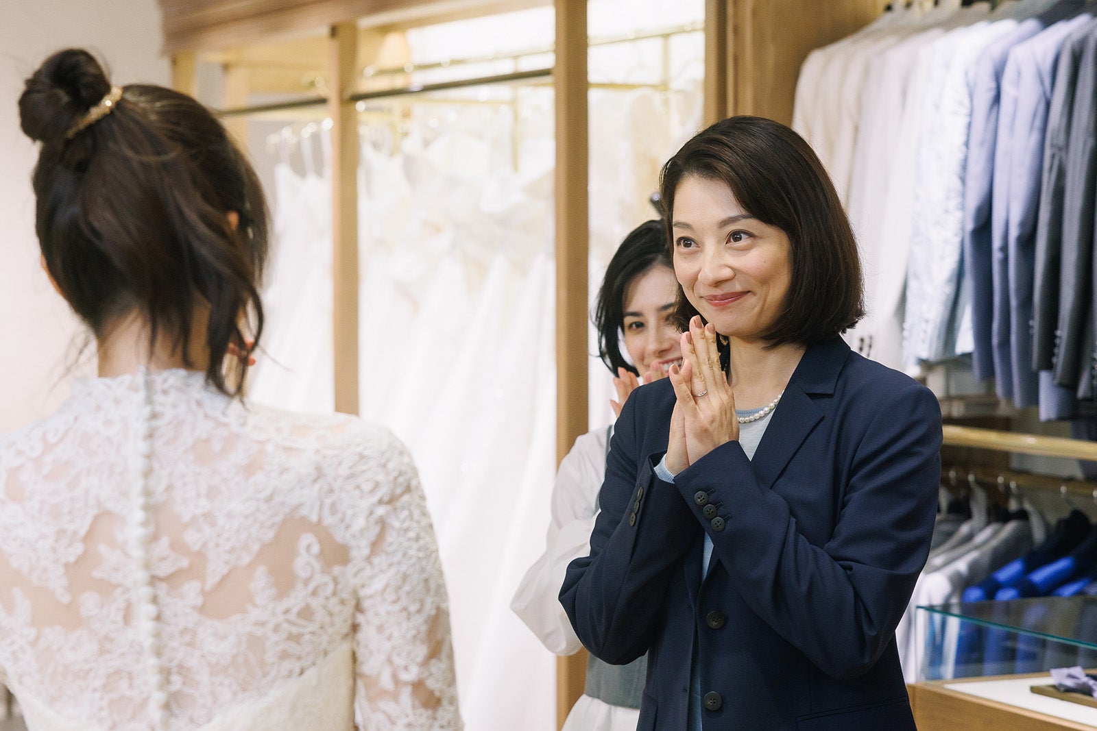 ホラン千秋、小池栄子「コタツがない家」第1話より（C）日本テレビ