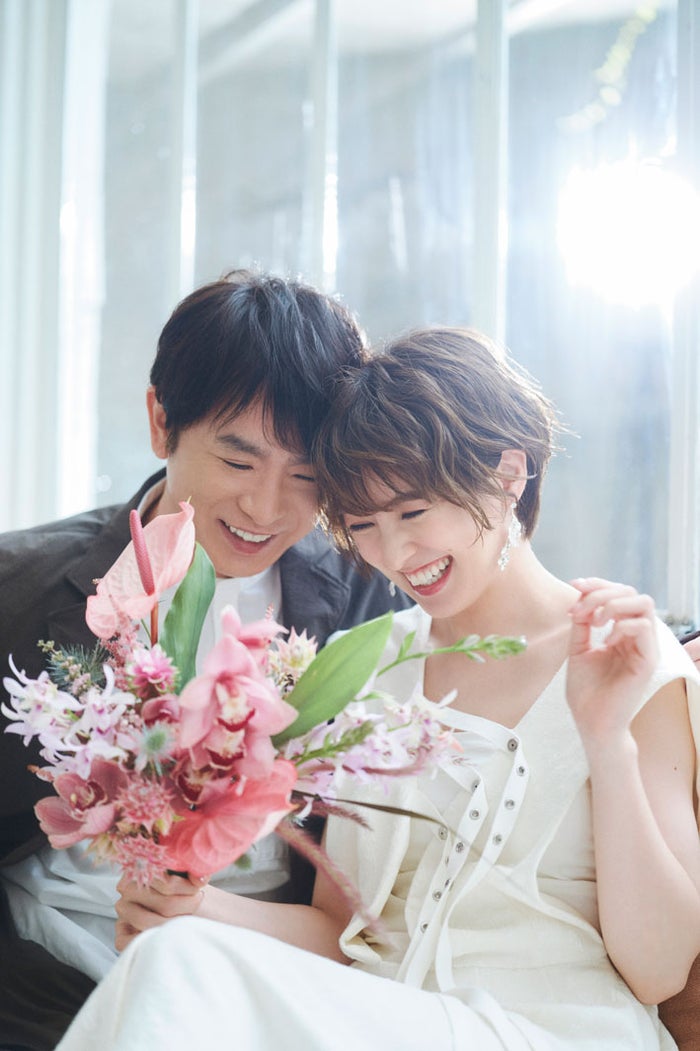 “結婚6周年”南明奈＆濱口優、ドレスアップ姿で密着 夫婦円満の秘訣明かす
