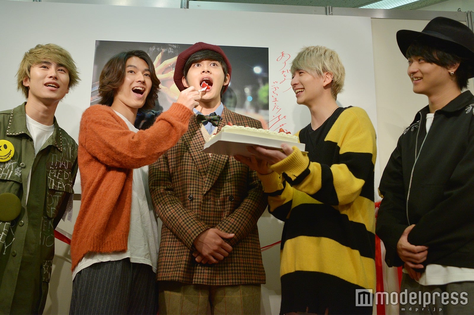 メンバーがサプライズで登場 （C）モデルプレス