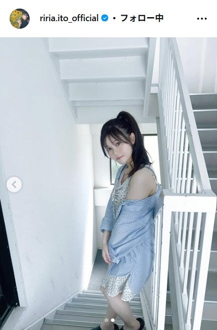 乃木坂46伊藤理々杏、美肩チラリ ノースリ×ミニ丈姿に「破壊力