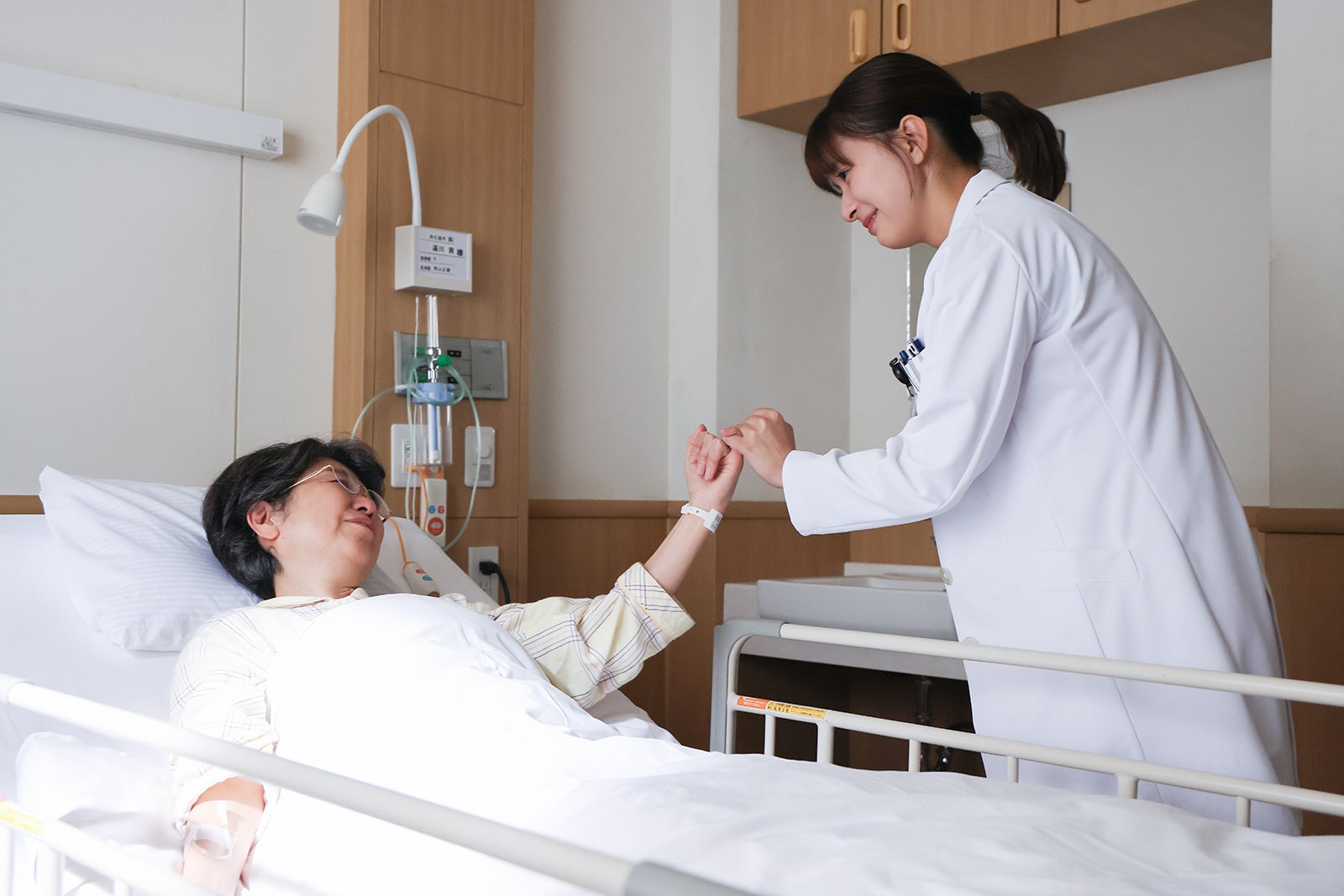 田中真弓、芳根京子「まどか26歳、研修医やってます！」第1話（C）TBS