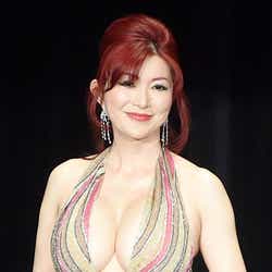 モデルプレス - 叶美香、退院を報告 早速美ボディチェックでバストサイズ変化