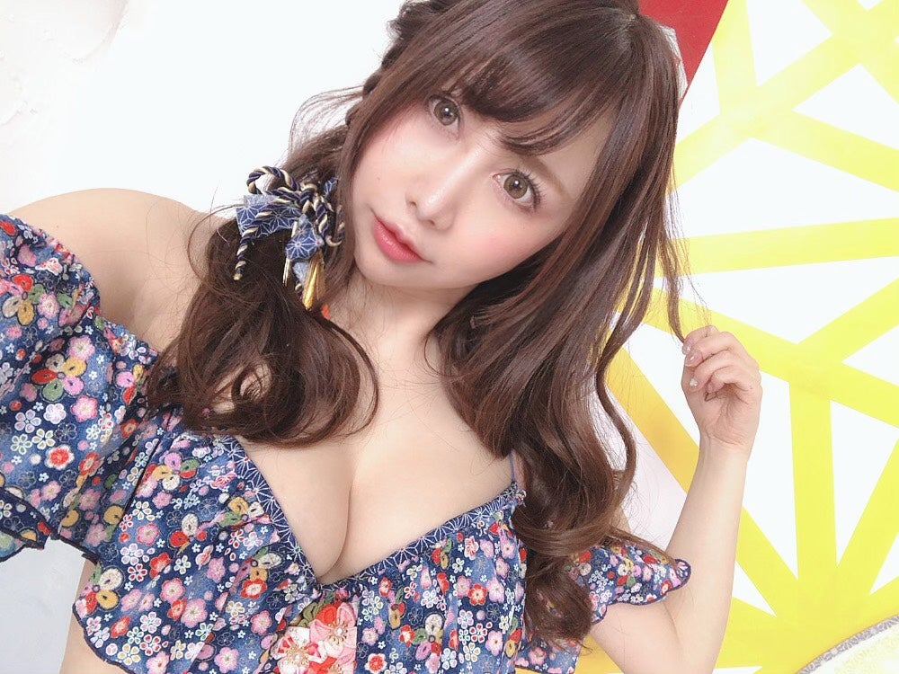 吉田早希／「GIRLSgraph.」オフショット（提供画像）